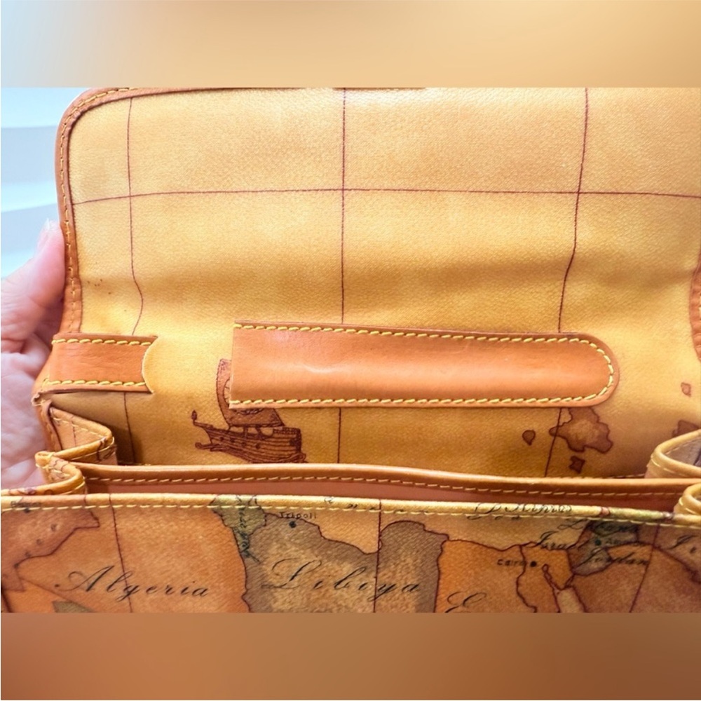 Alviero Martini 1a Classe Geo- Clutch wristlet bag EUC - Picture 5 of 15